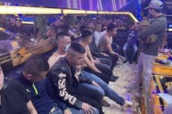 Nhóm thanh niên sử dụng ma túy trong quán karaoke