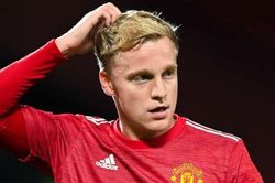HLV Solskjaer trải lòng về Van de Beek
