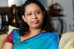Bộ trưởng Y tế Sri Lanka mắc COVID-19 sau khi uống 'siro ma thuật'