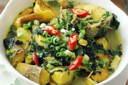 Cách làm canh cá nấu mẻ với chuối xanh