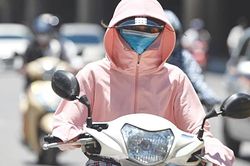 Lợi và hại từ một xu hướng chống nắng của phái đẹp
