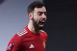Bruno tập đá phạt trước trận gặp Liverpool