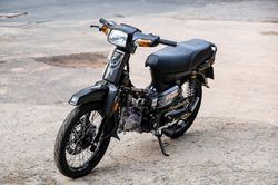 Honda Dream nổi bật với gói độ hơn 100 triệu đồng tại TP.HCM
