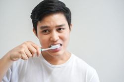 Làm gì để ngăn ngừa và cải thiện bệnh răng miệng?