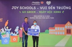 Mondelez Kinh Đô trao tặng máy tính cho các trường học trong khuôn khổ chương trình vui đến trường