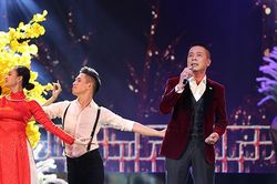 VIDEO Ninh Hải Bolero ra mắt MV nhạc Xuân 'Câu chuyện đầu năm'