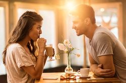 Lần đầu xem mặt, cô gái sốc vì tính cách thật của đối tác