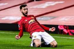Fernandes tiết lộ bí kíp sút phạt xé lưới Liverpool