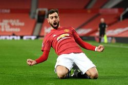 Bruno Fernandes tỏa sáng, M.U 'đá văng' Liverpool khỏi FA Cup