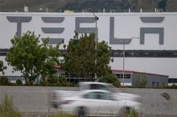 Tesla kiện cựu nhân viên vì cáo buộc ăn cắp phần mềm