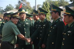 Thiếu tướng Rah Lan Lâm thăm, chúc Tết tại huyện Chư Prông