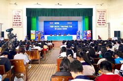 700 học sinh lớp 12 ở Pleiku được tư vấn tuyển sinh, hướng nghiệp