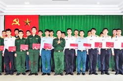 Trường Sĩ quan Thông tin: Bế giảng khóa đào tạo tiếng Anh trình độ B1