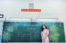 Thầy cô trổ tài vẽ tranh bằng phấn khiến học sinh, phụ huynh trầm trồ
