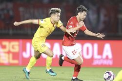 Đẳng cấp xử lý bóng của Lee Nguyễn trong ngày trở lại V-League