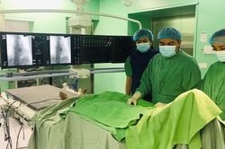Một người phụ nữ bị đột quỵ khi đang ngủ