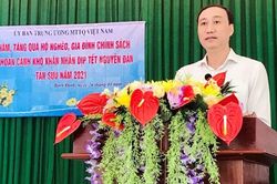 Phó Chủ tịch Phùng Khánh Tài thăm, tặng quà hộ nghèo, gia đình chính sách tại Bình Định