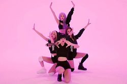 Có gì trong các video luyện vũ đạo K-pop?