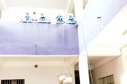Chuyện làm sạch tiền trong khu cách ly