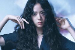 Dân mạng bấn loạn trước vẻ đẹp của Jisoo (BlackPink)