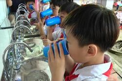 Chợ Mới tài trợ hệ thống nước sạch cho 10 trường học