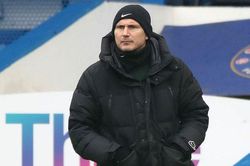 Điều gì đã khiến cho Frank Lampard 'bật bãi' khỏi Chelsea sớm như vậy?