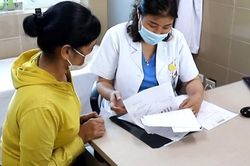 Sàng lọc ung thư cổ tử cung - căn bệnh ung thư thuộc top phổ biến nhất ở phụ nữ sau tuổi 30 - như thế nào?
