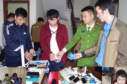 Hà Nam: Bắt 2 đối tượng điều hành đường dây đánh bạc tiền tỷ
