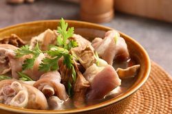 Cách nấu canh măng - chân giò ngày Tết thơm ngon chuẩn vị truyền thống