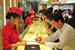 Doanh nghiệp vàng trong nước gồng mình neo giá cao chờ ngày Thần tài