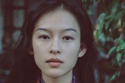 Báo Trung khen ngợi người mẫu Việt giống Chương Tử Di