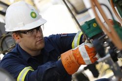 BP giảm nhân sự khối thăm dò xuống 7 lần