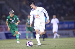 V.League 2021: Mùa bóng khó lường và kịch tính?