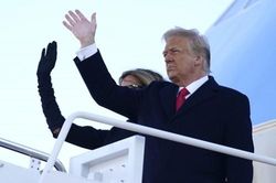 Youtube tiếp tục gia hạn thời gian đình chỉ tài khoản ông Trump