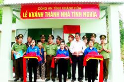 Công an tỉnh: Bàn giao 1 nhà tình nghĩa ở huyện Diên Khánh