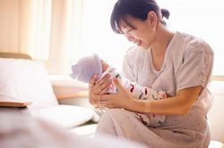 Chăm sóc phụ nữ sau sinh - 'bà đỡ' mẫn cán cho thì tương lai