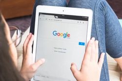 Google 'nghĩ' gì về bạn: Một người chỉ cách tìm ra câu trả lời khiến cư dân mạng bất ngờ