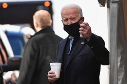 Lịch trình táo bạo của ông Biden đưa Mỹ 'trở lại bình thường'