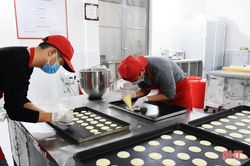Người 'thổi' hương vị đồng quê vào bánh vừng đạt chuẩn OCOP 3 sao