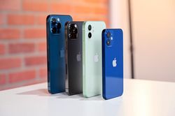 iPhone 12, iPhone 12 Pro Max giảm giá mạnh tại Việt Nam dịp cuối năm
