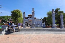 Đền Chung Sơn - Đền thờ gia tiên Chủ tịch Hồ Chí Minh