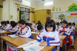 Quảng Ninh có ca COVID-19 trong cộng đồng, học sinh TP Hạ Long nghỉ học từ 28/1