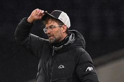 Klopp phấn khích, ca ngợi 'Liverpool đích thực' sau chiến thắng trước Tottenham