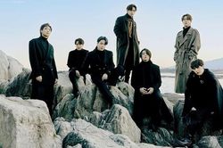 BTS tung bộ ảnh mùa đông, Jungkook để tóc như hiệp khách