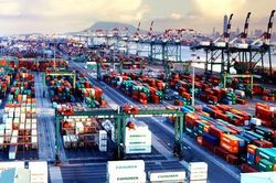 Tháng đầu năm xuất khẩu gần 28 tỷ USD