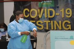 WHO cảnh báo biến thể mới có thể kéo dài làn sóng Covid-19 thứ hai tại châu Phi