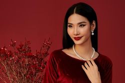 Hoàng Thùy diện áo dài Tết cùng 'nàng thơ xứ Huế' Ngọc Trân