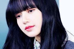 Lisa (BLACKPINK) nhớ quê hương Thái Lan khi không thể về vì dịch bệnh