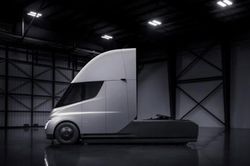 Elon Musk tự tin sản xuất xe tải điện hạng nặng vào cuối năm nay