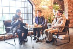 Xuân về trên những vần thơ